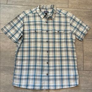 Patagonia Organic Cotton Lightweight Plaid Short Sleeve Button Up Shirt Men's L